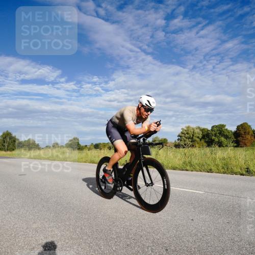 31.08.2025 - Elbe Triathlon Hamburg Michael Burmester http://msf.ph/oto/8660980 31.08.2025 08:59:53 Radfahren 192, 197, 389, 443 meine-sportfotos.de