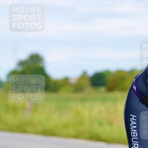 31.08.2025 - Elbe Triathlon Hamburg Michael Burmester http://msf.ph/oto/8660983 31.08.2025 08:56:45 Radfahren 267, 318, 321, 334 meine-sportfotos.de