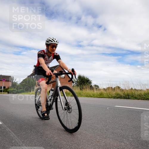 31.08.2025 - Elbe Triathlon Hamburg Michael Burmester http://msf.ph/oto/8660992 31.08.2025 15:49:43 Radfahren  meine-sportfotos.de
