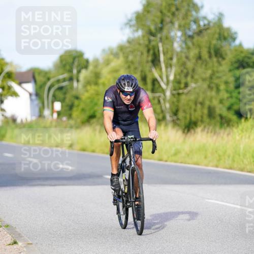 31.08.2025 - Elbe Triathlon Hamburg Michael Burmester http://msf.ph/oto/8660994 31.08.2025 08:56:49 Radfahren 195, 286, 320, 321, 334 meine-sportfotos.de