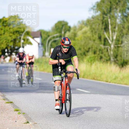 31.08.2025 - Elbe Triathlon Hamburg Michael Burmester http://msf.ph/oto/8661006 31.08.2025 08:56:53 Radfahren 195, 286, 320, 321 meine-sportfotos.de