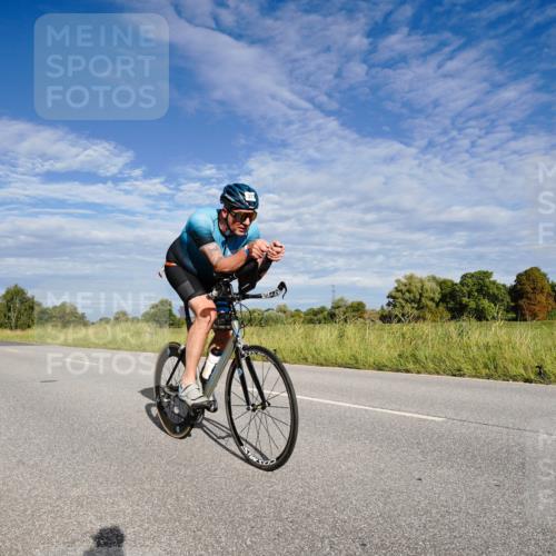 31.08.2025 - Elbe Triathlon Hamburg Michael Burmester http://msf.ph/oto/8661007 31.08.2025 09:00:20 Radfahren 297, 355, 374, 377 meine-sportfotos.de