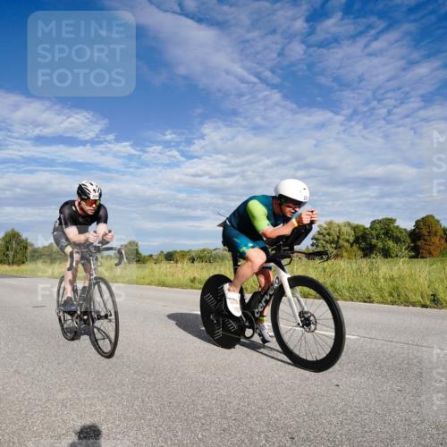 31.08.2025 - Elbe Triathlon Hamburg Michael Burmester http://msf.ph/oto/8661025 31.08.2025 09:01:02 Radfahren 221, 253, 359, 361 meine-sportfotos.de