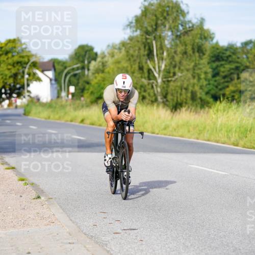 31.08.2025 - Elbe Triathlon Hamburg Michael Burmester http://msf.ph/oto/8661030 31.08.2025 08:57:07 Radfahren 177, 198, 298, 311 meine-sportfotos.de