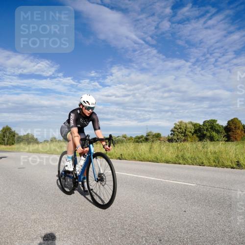 31.08.2025 - Elbe Triathlon Hamburg Michael Burmester http://msf.ph/oto/8661042 31.08.2025 09:01:25 Radfahren 294, 345 meine-sportfotos.de