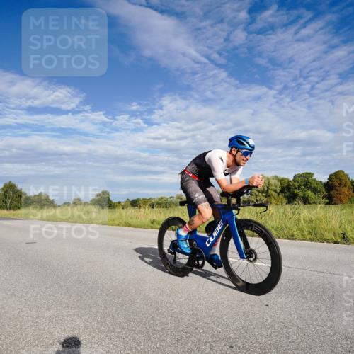 31.08.2025 - Elbe Triathlon Hamburg Michael Burmester http://msf.ph/oto/8661046 31.08.2025 09:01:26 Radfahren 294, 345 meine-sportfotos.de