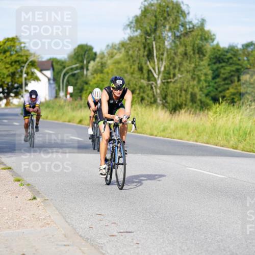 31.08.2025 - Elbe Triathlon Hamburg Michael Burmester http://msf.ph/oto/8661047 31.08.2025 08:57:14 Radfahren 185, 246, 298, 309, 348 meine-sportfotos.de