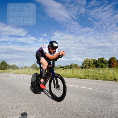 31.08.2025 - Elbe Triathlon Hamburg Michael Burmester http://msf.ph/oto/8661101 31.08.2025 09:02:09 Radfahren 312, 354 meine-sportfotos.de