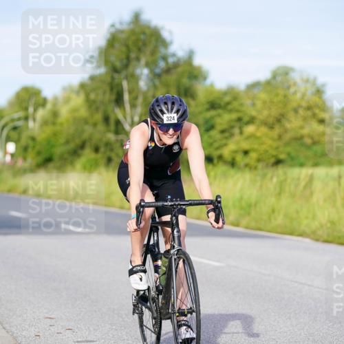 31.08.2025 - Elbe Triathlon Hamburg Michael Burmester http://msf.ph/oto/8661131 31.08.2025 08:57:43 Radfahren 261, 266, 324, 368 meine-sportfotos.de