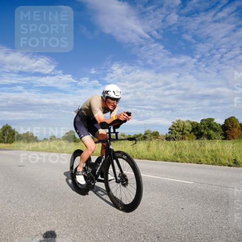 31.08.2025 - Elbe Triathlon Hamburg Michael Burmester http://msf.ph/oto/8661144 31.08.2025 09:02:33 Radfahren 184, 186, 205 meine-sportfotos.de