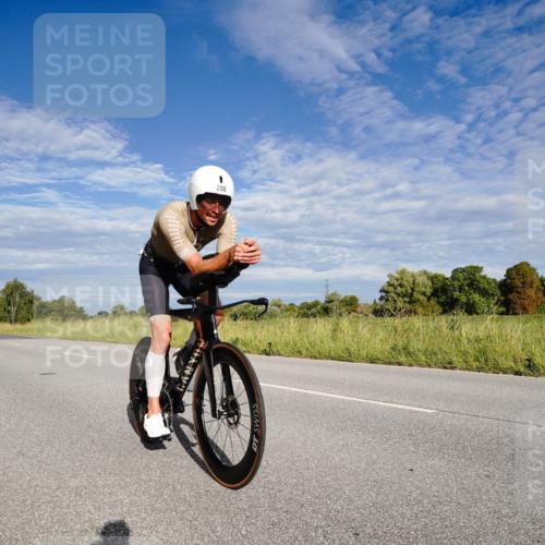 31.08.2025 - Elbe Triathlon Hamburg Michael Burmester http://msf.ph/oto/8661209 31.08.2025 09:03:54 Radfahren 200, 232, 238, 535 meine-sportfotos.de