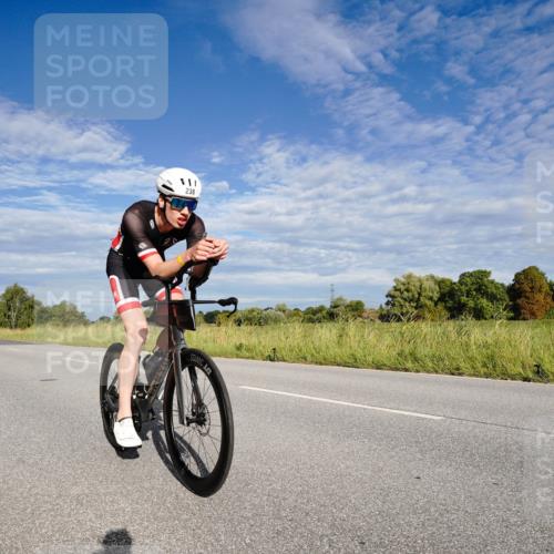 31.08.2025 - Elbe Triathlon Hamburg Michael Burmester http://msf.ph/oto/8661216 31.08.2025 09:03:56 Radfahren 200, 238, 327, 535 meine-sportfotos.de