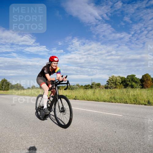 31.08.2025 - Elbe Triathlon Hamburg Michael Burmester http://msf.ph/oto/8661222 31.08.2025 09:04:03 Radfahren 327 meine-sportfotos.de