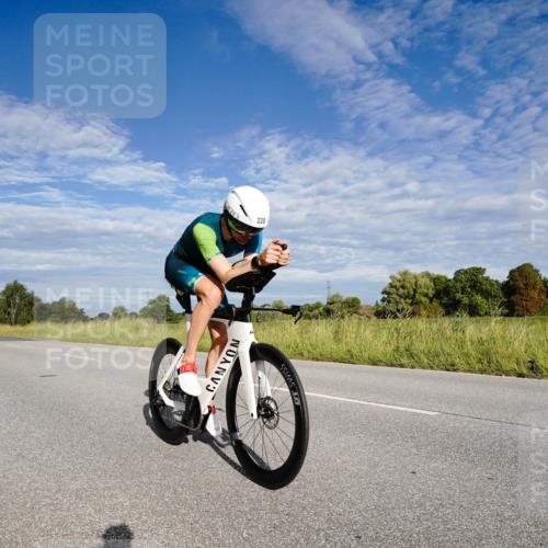 31.08.2025 - Elbe Triathlon Hamburg Michael Burmester http://msf.ph/oto/8661240 31.08.2025 09:04:41 Radfahren 220, 255 meine-sportfotos.de