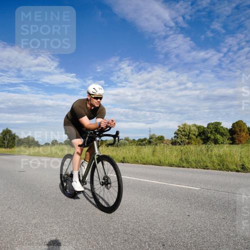 31.08.2025 - Elbe Triathlon Hamburg Michael Burmester http://msf.ph/oto/8661270 31.08.2025 09:05:02 Radfahren 319, 332, 539 meine-sportfotos.de