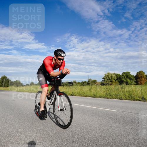 31.08.2025 - Elbe Triathlon Hamburg Michael Burmester http://msf.ph/oto/8661278 31.08.2025 09:05:06 Radfahren 332, 539 meine-sportfotos.de