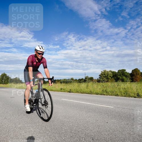 31.08.2025 - Elbe Triathlon Hamburg Michael Burmester http://msf.ph/oto/8661292 31.08.2025 09:05:17 Radfahren 196, 225, 364, 372 meine-sportfotos.de