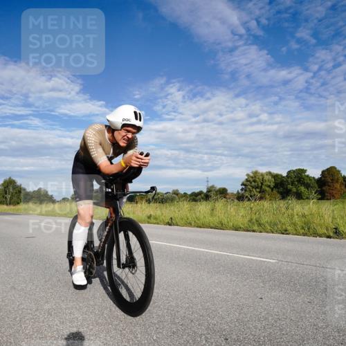 31.08.2025 - Elbe Triathlon Hamburg Michael Burmester http://msf.ph/oto/8661296 31.08.2025 09:05:19 Radfahren 196, 225, 364, 372 meine-sportfotos.de