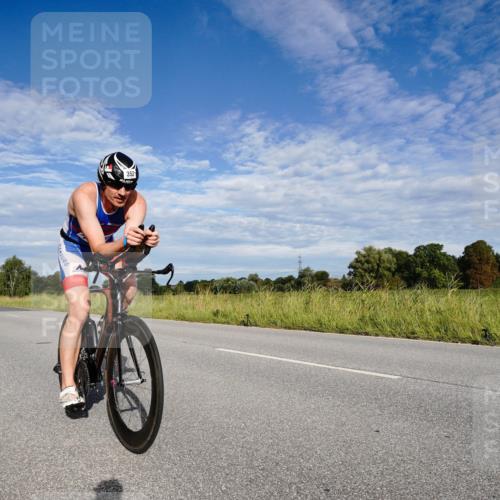 31.08.2025 - Elbe Triathlon Hamburg Michael Burmester http://msf.ph/oto/8661301 31.08.2025 09:05:30 Radfahren 352 meine-sportfotos.de