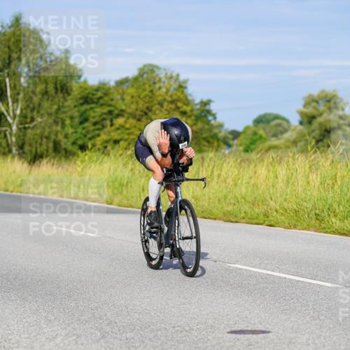 31.08.2025 - Elbe Triathlon Hamburg Michael Burmester http://msf.ph/oto/8661303 31.08.2025 08:58:36 Radfahren 206, 287, 341 meine-sportfotos.de