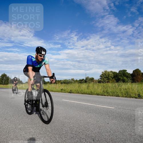 31.08.2025 - Elbe Triathlon Hamburg Michael Burmester http://msf.ph/oto/8661340 31.08.2025 09:06:37 Radfahren 450, 543 meine-sportfotos.de
