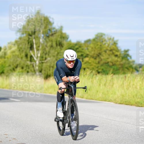 31.08.2025 - Elbe Triathlon Hamburg Michael Burmester http://msf.ph/oto/8661353 31.08.2025 08:59:02 Radfahren 282, 299, 308, 353 meine-sportfotos.de