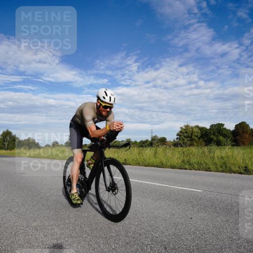 31.08.2025 - Elbe Triathlon Hamburg Michael Burmester http://msf.ph/oto/8661367 31.08.2025 09:07:07 Radfahren 208, 211, 283, 300, 314, 340, 342 meine-sportfotos.de