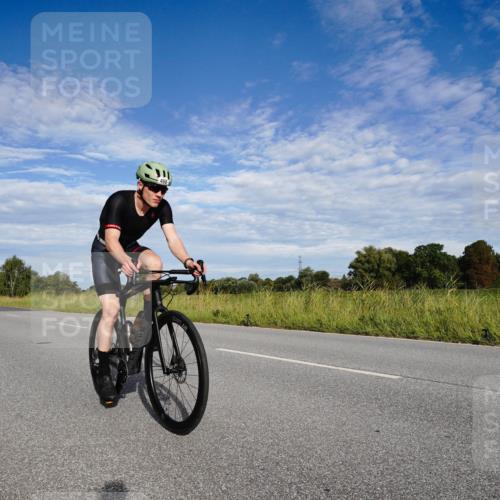 31.08.2025 - Elbe Triathlon Hamburg Michael Burmester http://msf.ph/oto/8661410 31.08.2025 09:07:39 Radfahren 254, 272, 276, 468 meine-sportfotos.de