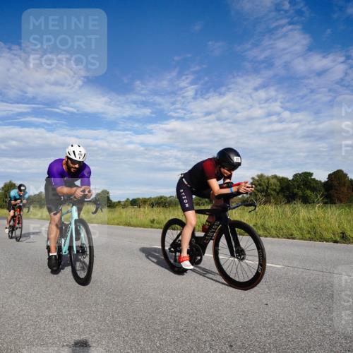 31.08.2025 - Elbe Triathlon Hamburg Michael Burmester http://msf.ph/oto/8661442 31.08.2025 09:07:56 Radfahren 182, 229, 257, 344, 375, 479, 492, 516, 532, 545 meine-sportfotos.de