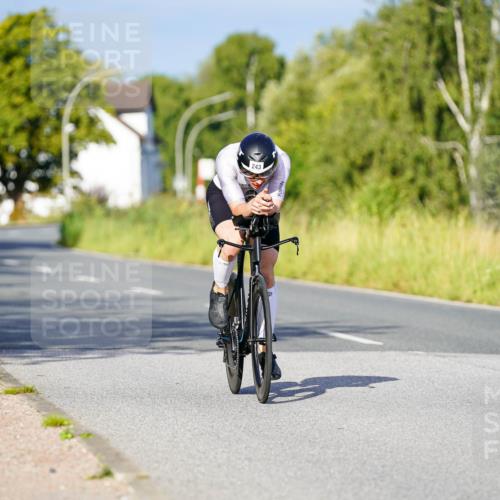 31.08.2025 - Elbe Triathlon Hamburg Michael Burmester http://msf.ph/oto/8661462 31.08.2025 08:59:46 Radfahren 197, 243, 389 meine-sportfotos.de