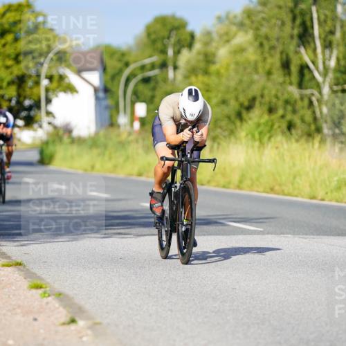 31.08.2025 - Elbe Triathlon Hamburg Michael Burmester http://msf.ph/oto/8661476 31.08.2025 08:59:51 Radfahren 192, 197, 389, 443 meine-sportfotos.de