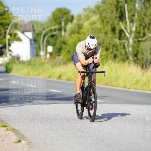 31.08.2025 - Elbe Triathlon Hamburg Michael Burmester http://msf.ph/oto/8661480 31.08.2025 08:59:51 Radfahren 192, 197, 389, 443 meine-sportfotos.de
