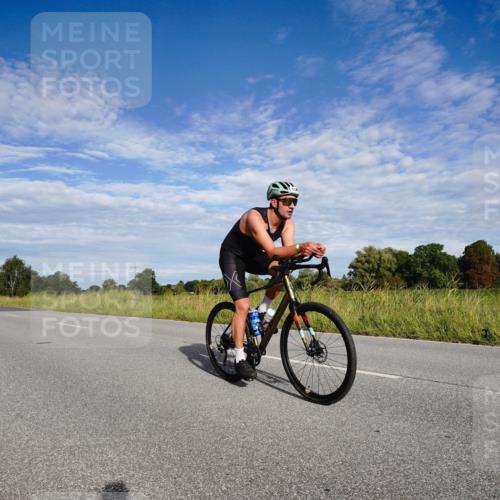 31.08.2025 - Elbe Triathlon Hamburg Michael Burmester http://msf.ph/oto/8661486 31.08.2025 09:08:12 Radfahren 439, 449 meine-sportfotos.de