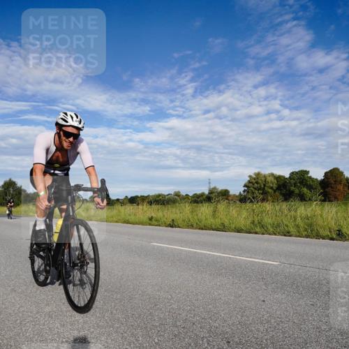 31.08.2025 - Elbe Triathlon Hamburg Michael Burmester http://msf.ph/oto/8661501 31.08.2025 09:08:23 Radfahren 215, 264, 440, 464, 553 meine-sportfotos.de