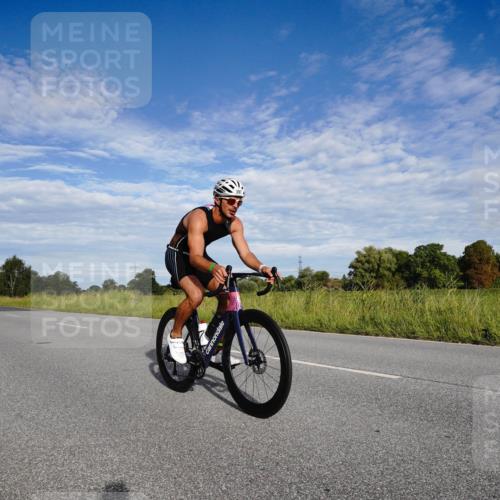 31.08.2025 - Elbe Triathlon Hamburg Michael Burmester http://msf.ph/oto/8661520 31.08.2025 09:08:34 Radfahren 270, 275, 397 meine-sportfotos.de