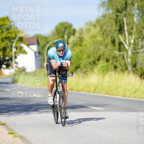 31.08.2025 - Elbe Triathlon Hamburg Michael Burmester http://msf.ph/oto/8661526 31.08.2025 09:00:18 Radfahren 297, 355, 374, 377 meine-sportfotos.de