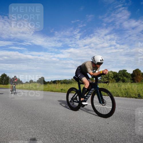 31.08.2025 - Elbe Triathlon Hamburg Michael Burmester http://msf.ph/oto/8661535 31.08.2025 09:08:44 Radfahren 169, 207, 227, 237, 252, 313, 386 meine-sportfotos.de