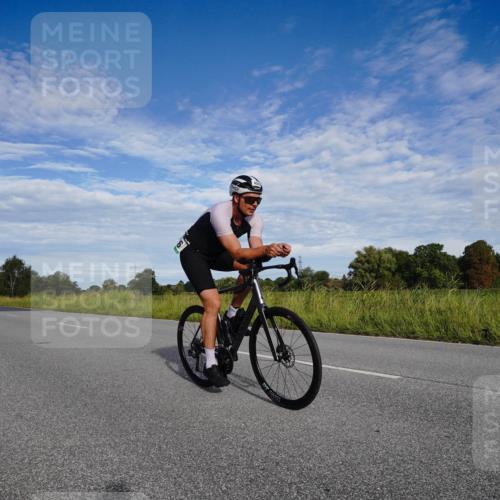 31.08.2025 - Elbe Triathlon Hamburg Michael Burmester http://msf.ph/oto/8661581 31.08.2025 09:09:10 Radfahren 199, 302, 426, 430 meine-sportfotos.de