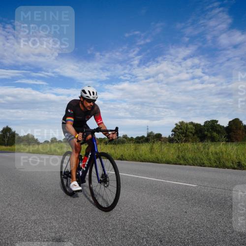 31.08.2025 - Elbe Triathlon Hamburg Michael Burmester http://msf.ph/oto/8661591 31.08.2025 09:09:25 Radfahren 167, 425, 529 meine-sportfotos.de