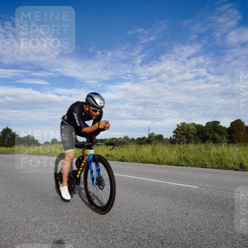 31.08.2025 - Elbe Triathlon Hamburg Michael Burmester http://msf.ph/oto/8661642 31.08.2025 09:10:02 Radfahren 193, 195, 234, 462, 512 meine-sportfotos.de