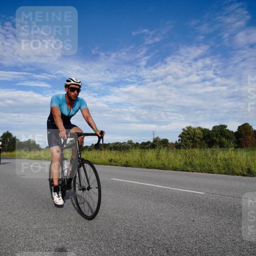 31.08.2025 - Elbe Triathlon Hamburg Michael Burmester http://msf.ph/oto/8661647 31.08.2025 09:10:07 Radfahren 462, 512 meine-sportfotos.de