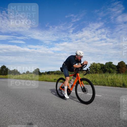 31.08.2025 - Elbe Triathlon Hamburg Michael Burmester http://msf.ph/oto/8661652 31.08.2025 09:10:08 Radfahren 462, 512 meine-sportfotos.de