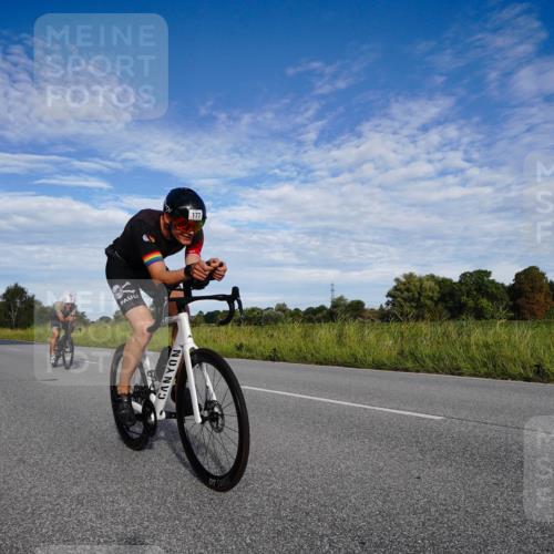 31.08.2025 - Elbe Triathlon Hamburg Michael Burmester http://msf.ph/oto/8661656 31.08.2025 09:10:16 Radfahren 177, 198, 548 meine-sportfotos.de