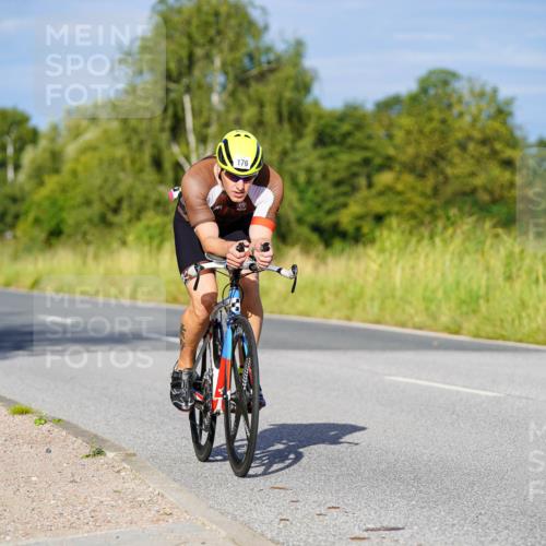 31.08.2025 - Elbe Triathlon Hamburg Michael Burmester http://msf.ph/oto/8661666 31.08.2025 09:01:59 Radfahren 176, 190 meine-sportfotos.de