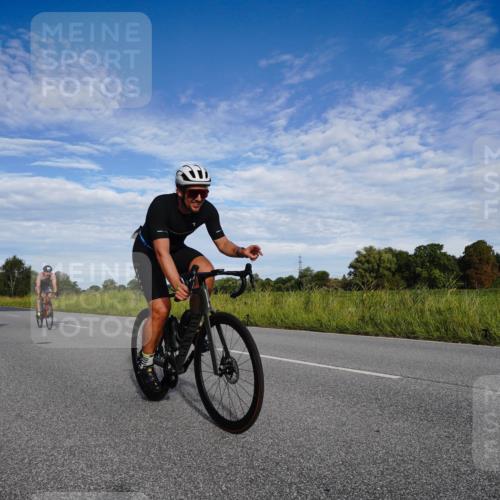 31.08.2025 - Elbe Triathlon Hamburg Michael Burmester http://msf.ph/oto/8661670 31.08.2025 09:10:25 Radfahren 180, 335, 470 meine-sportfotos.de