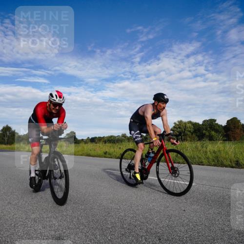 31.08.2025 - Elbe Triathlon Hamburg Michael Burmester http://msf.ph/oto/8661674 31.08.2025 09:10:25 Radfahren 180, 335, 470 meine-sportfotos.de