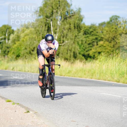 31.08.2025 - Elbe Triathlon Hamburg Michael Burmester http://msf.ph/oto/8661679 31.08.2025 09:02:08 Radfahren 312, 354 meine-sportfotos.de