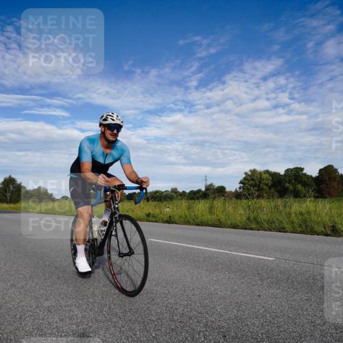 31.08.2025 - Elbe Triathlon Hamburg Michael Burmester http://msf.ph/oto/8661680 31.08.2025 09:10:34 Radfahren 376, 523, 550 meine-sportfotos.de