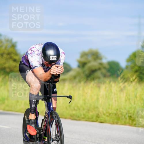 31.08.2025 - Elbe Triathlon Hamburg Michael Burmester http://msf.ph/oto/8661684 31.08.2025 09:02:08 Radfahren 312, 354 meine-sportfotos.de