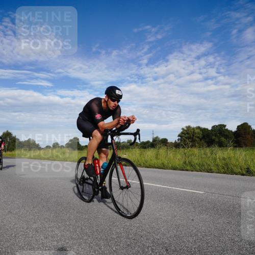31.08.2025 - Elbe Triathlon Hamburg Michael Burmester http://msf.ph/oto/8661717 31.08.2025 09:10:51 Radfahren 171, 185, 260, 279, 373, 436, 457 meine-sportfotos.de